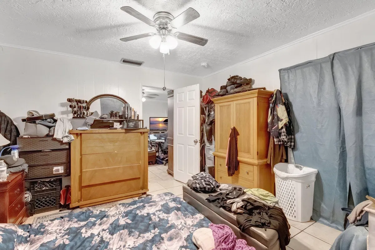  Unit A photo 76