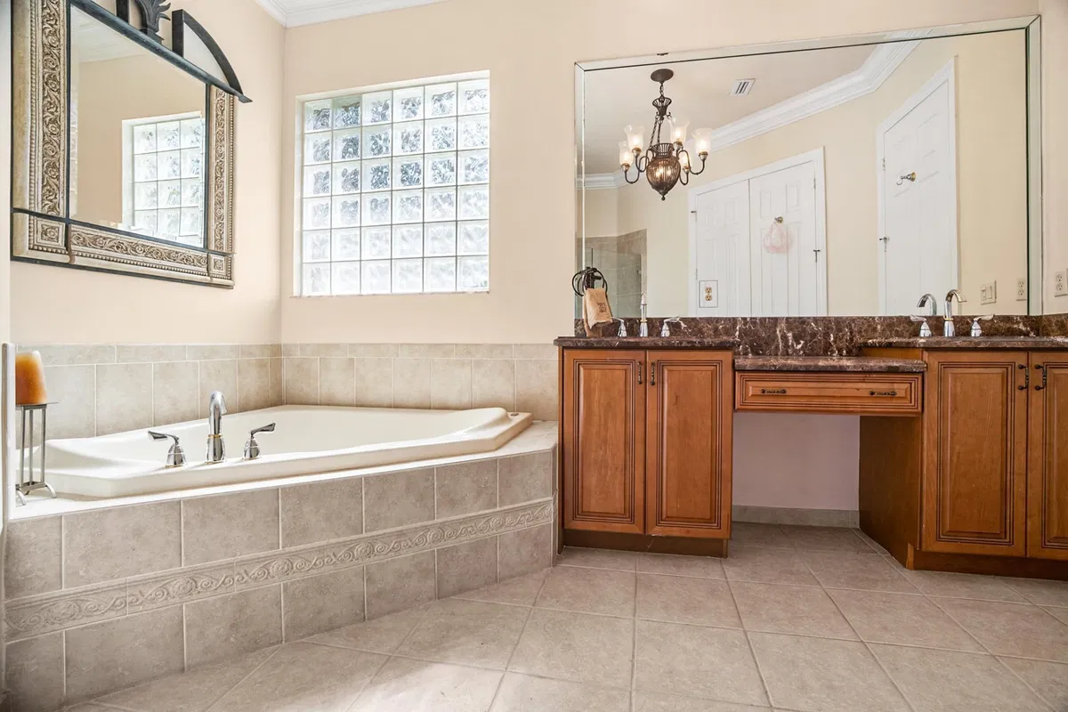 Residence photo 34