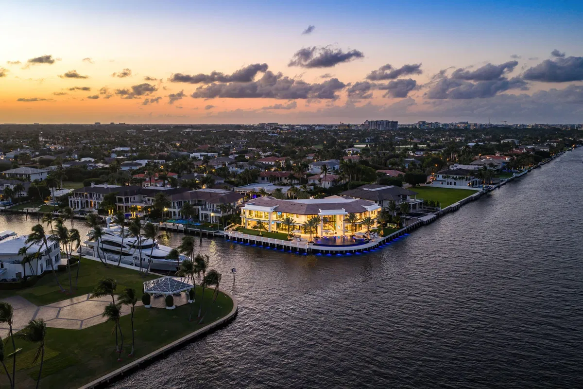Royal Palm Yacht and Country Club Residence photo 10