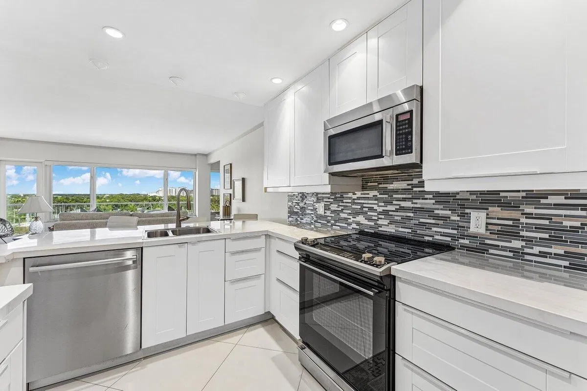 Boca Raton Unit Apt 9g photo 10