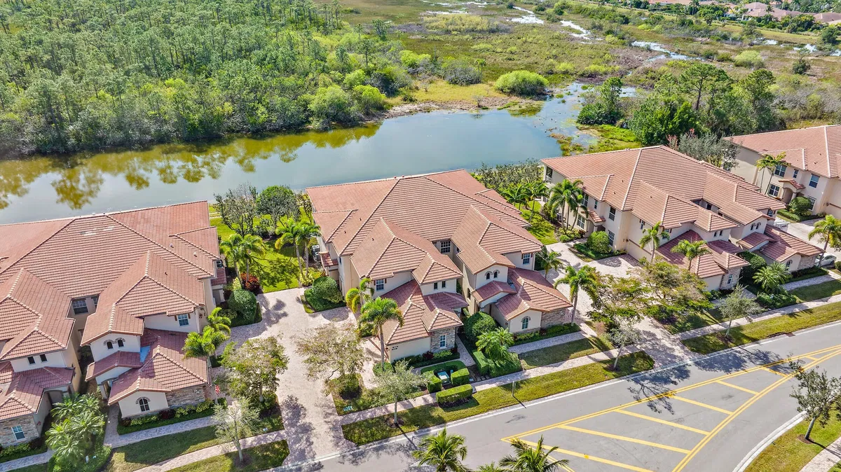 Ibis Golf & Country Club Residence