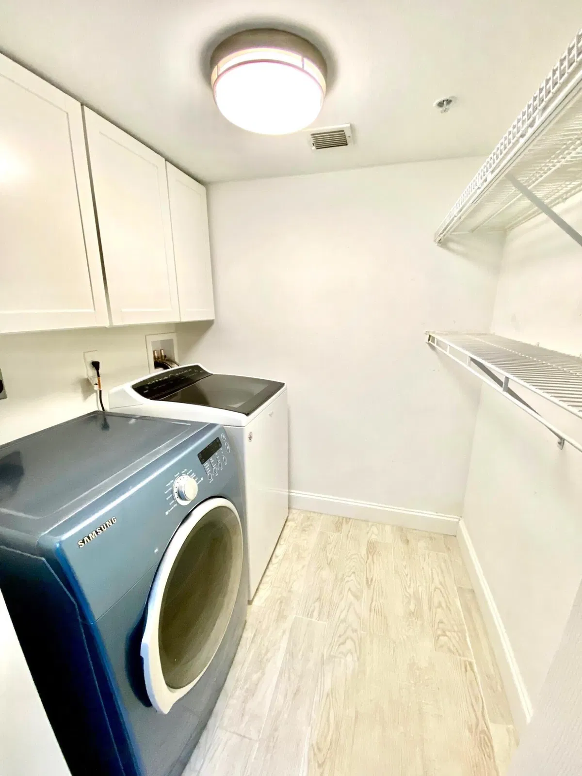 Unit 406 photo 25