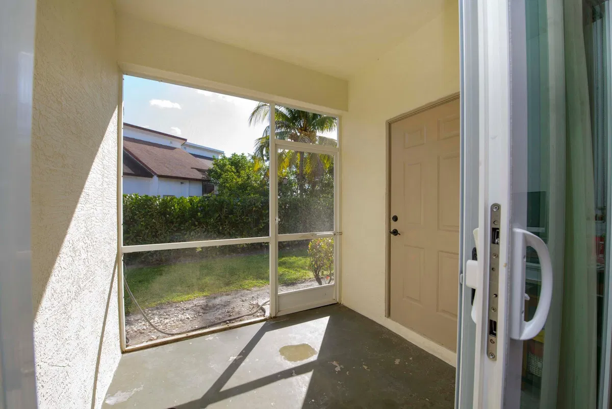 Residence photo 16