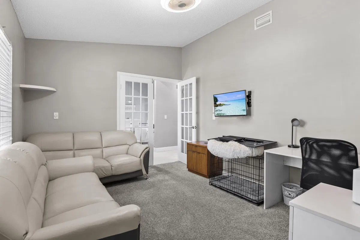 Residence photo 22