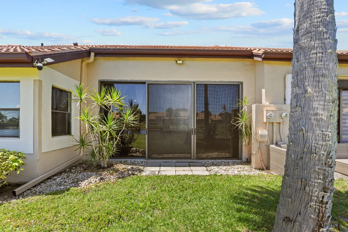 Residence photo 25