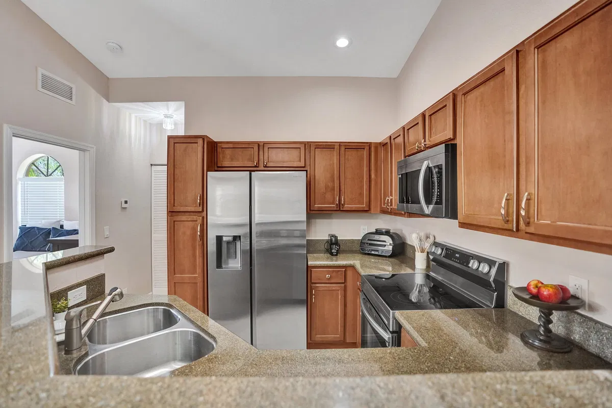 Unit 1825 photo 4