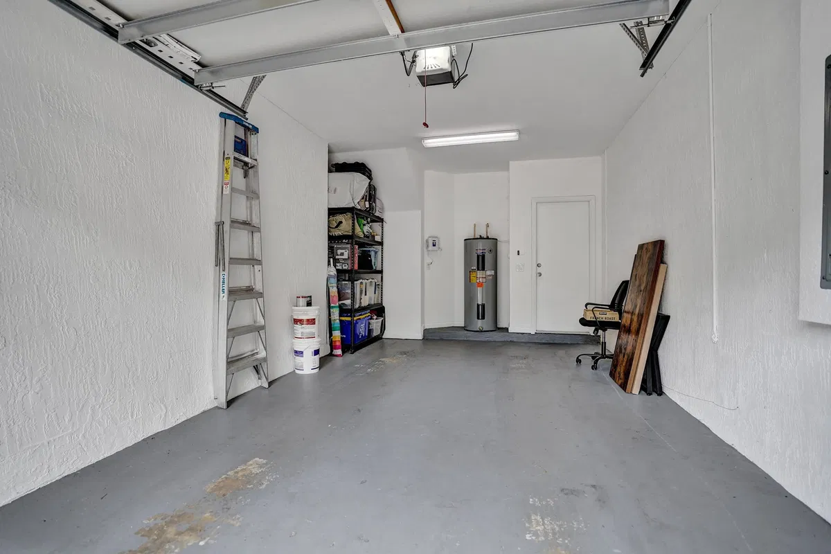 Unit 1825 photo 19