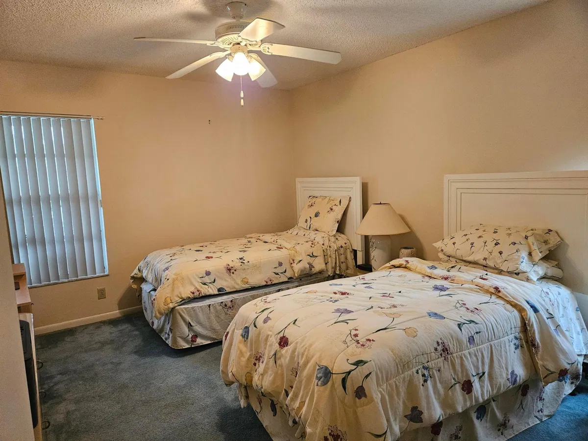 Unit 8 photo 28