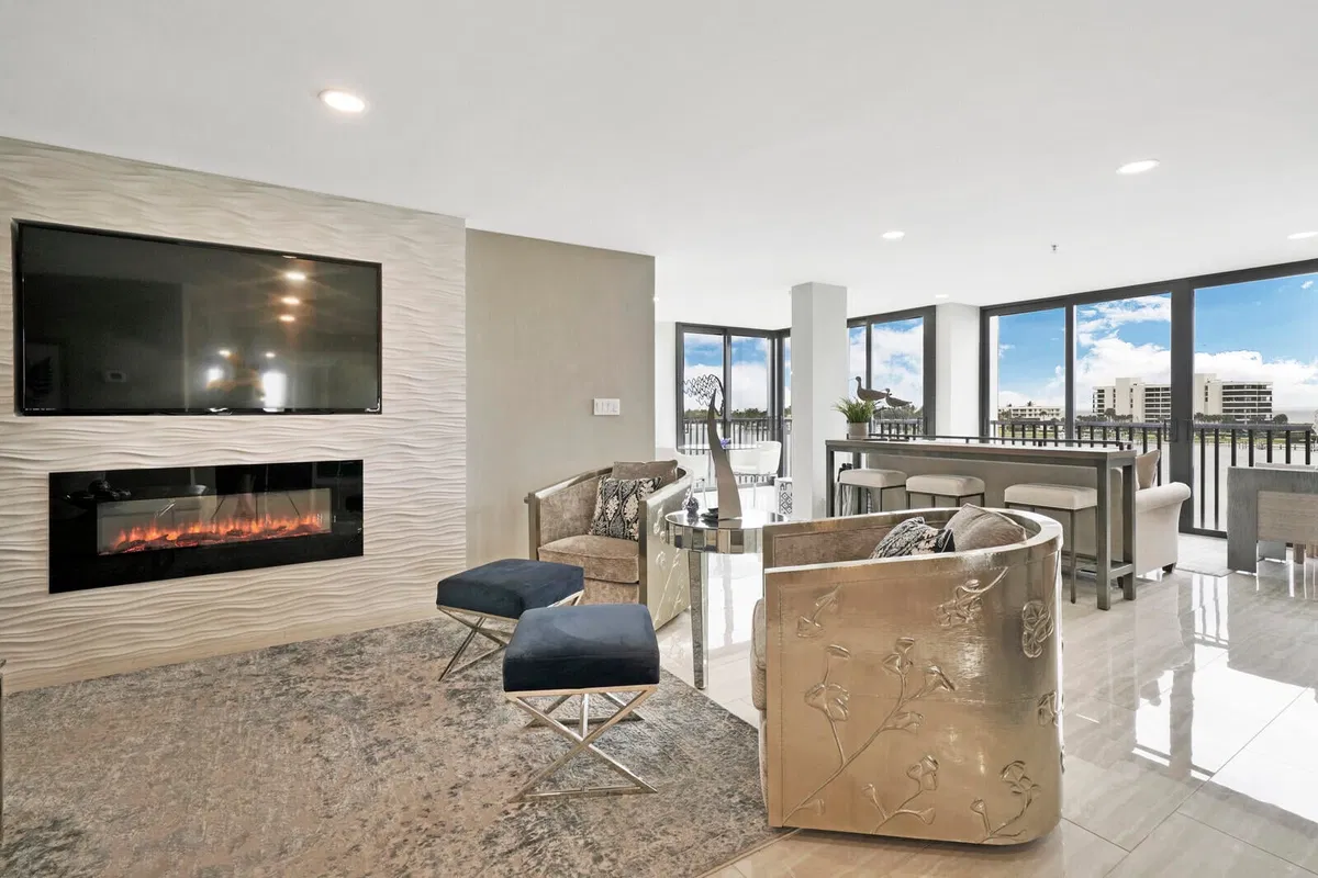 Unit 512 photo 7