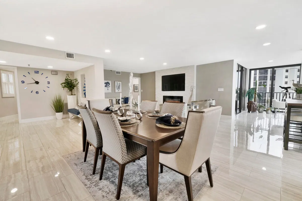 Unit 512 photo 13