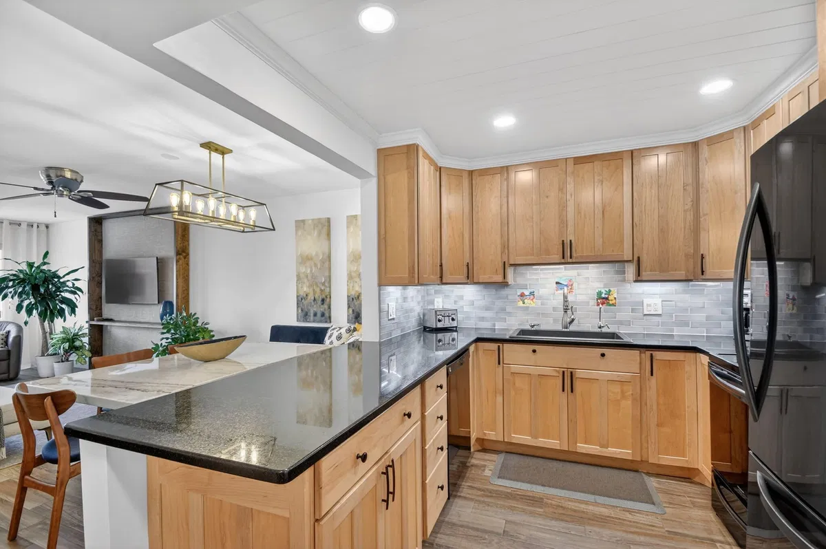 Lakeside Arms Lake Worth Unit 214