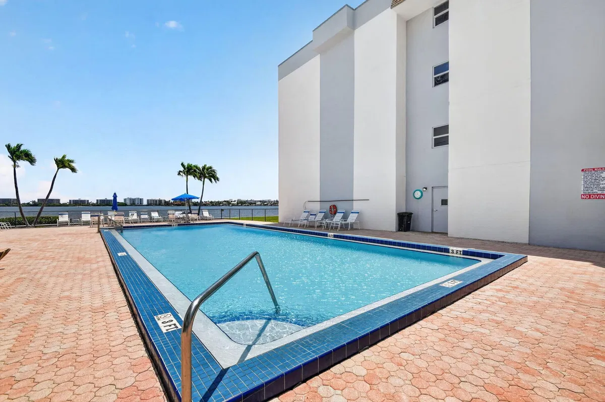 Lakeside Arms Lake Worth Unit 214 photo 25