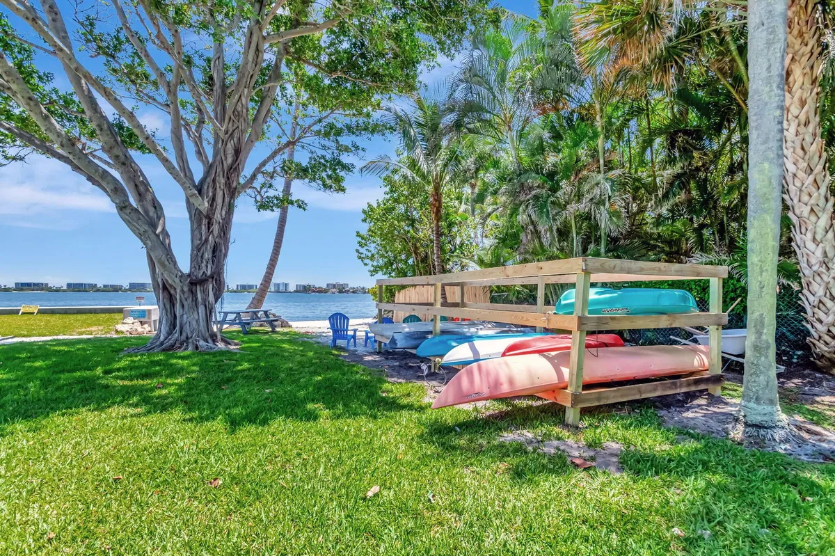 Lakeside Arms Lake Worth Unit 214 photo 28