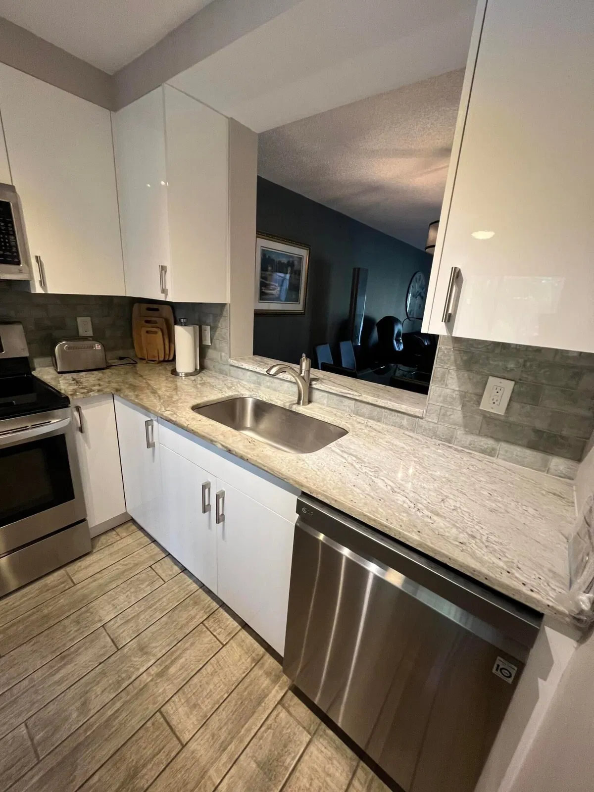 Unit 205 photo 7