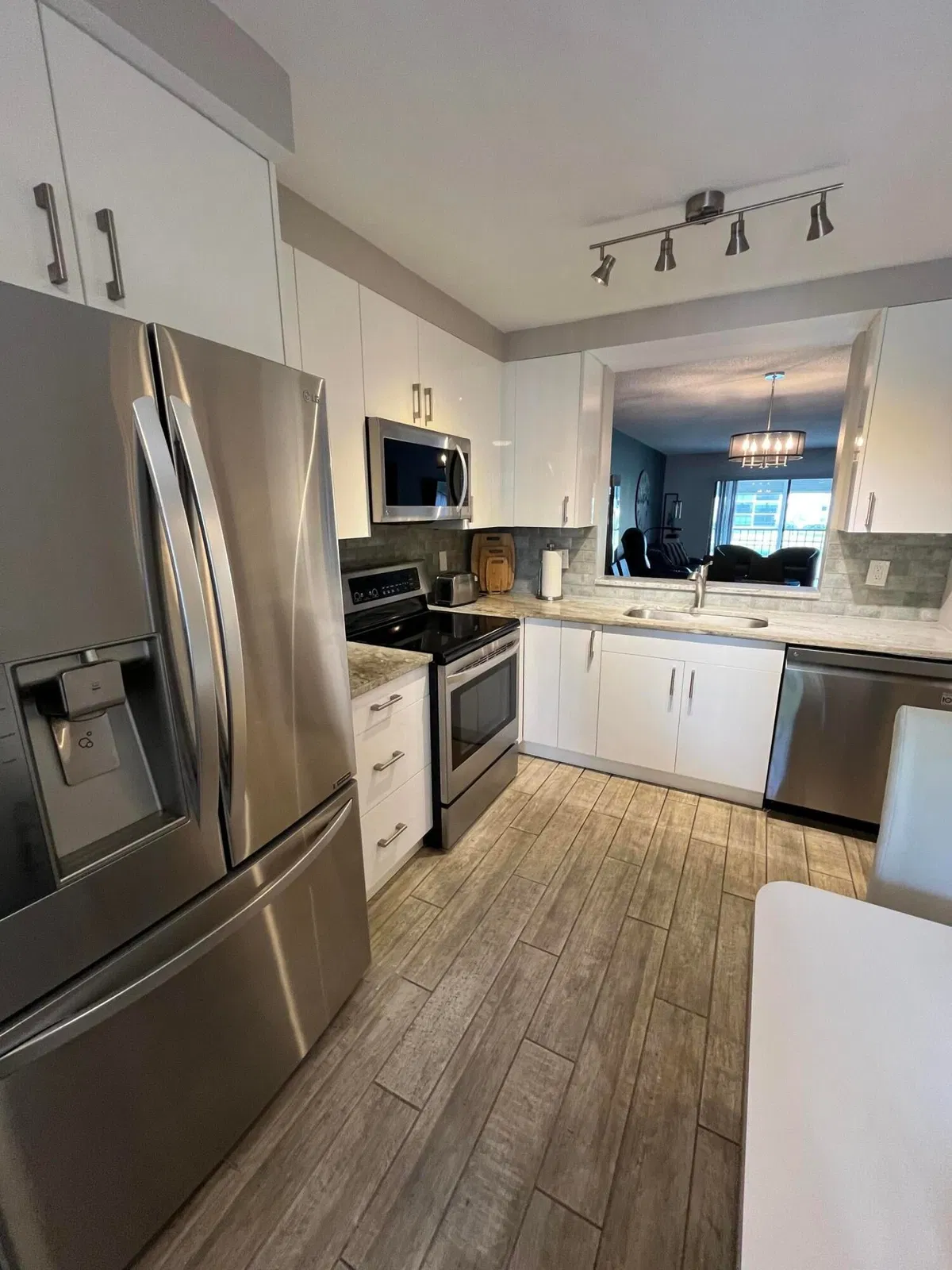 Unit 205 photo 10