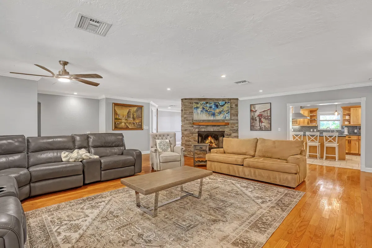  Residence photo 19