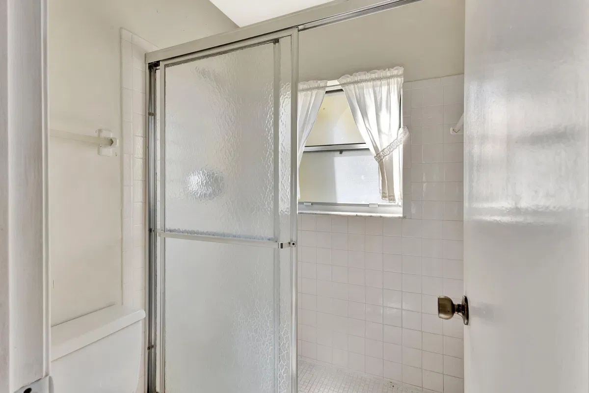 Unit 211 photo 22
