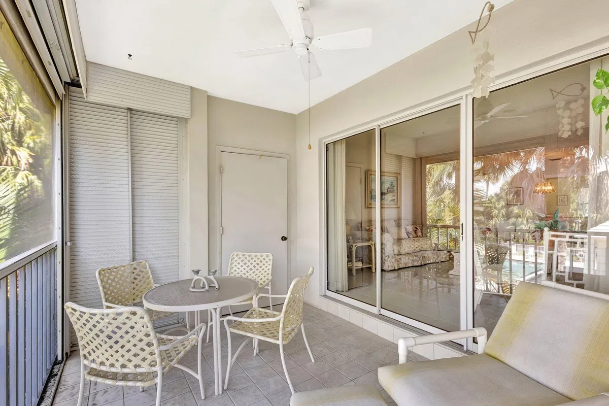 Unit 211 photo 25