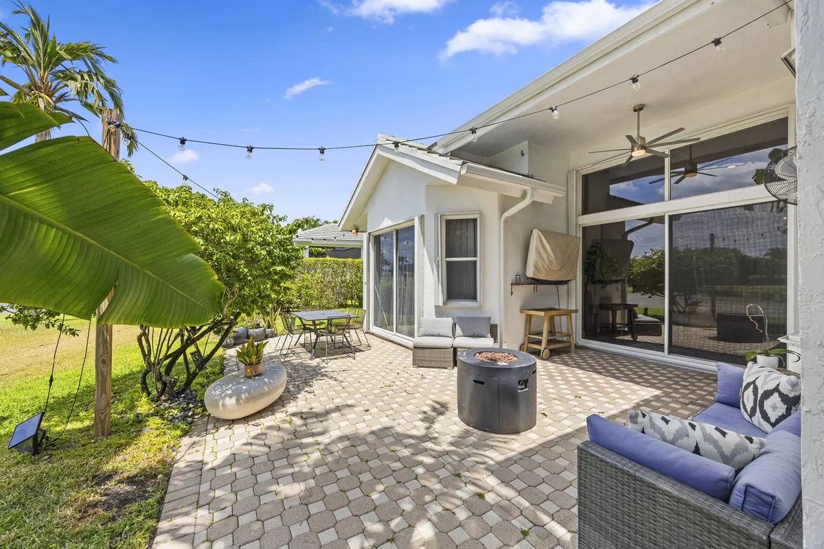 Woodfield Country Club Residence photo 55