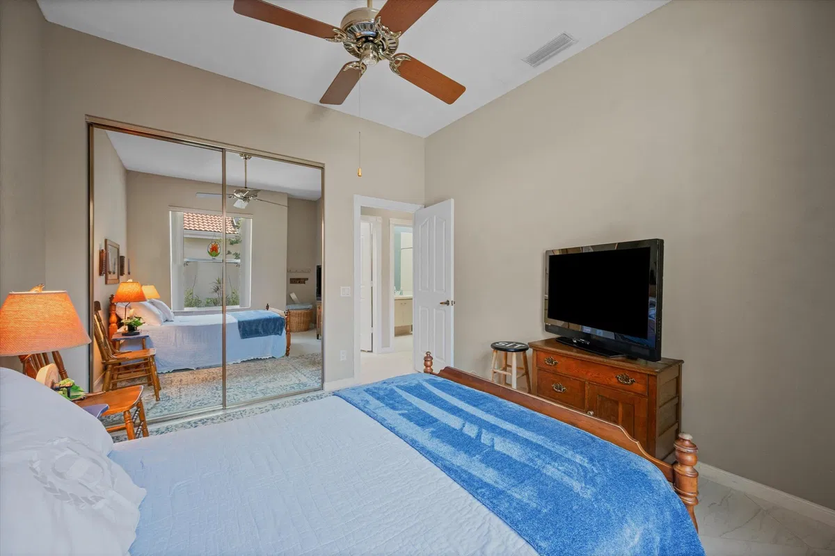 Residence photo 22