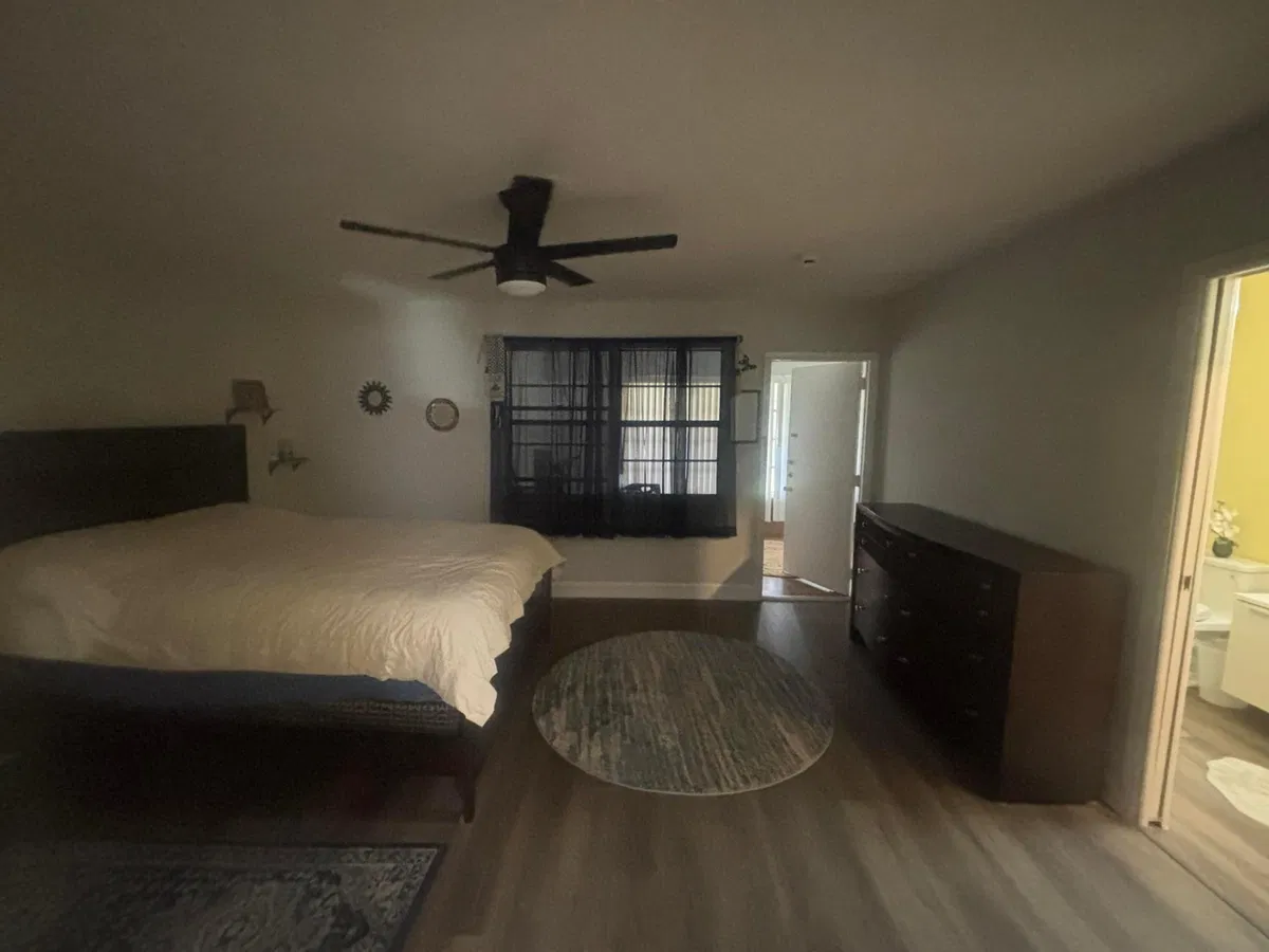 Unit C photo 19