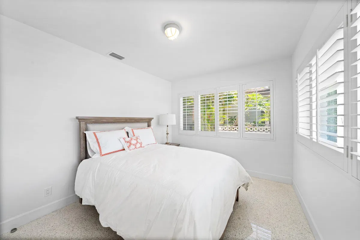 Residence photo 16