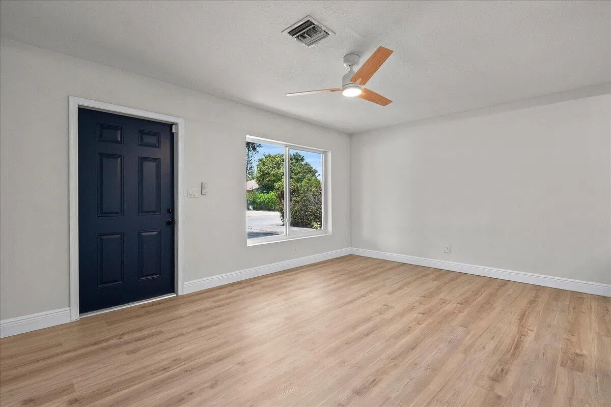  Residence photo 7