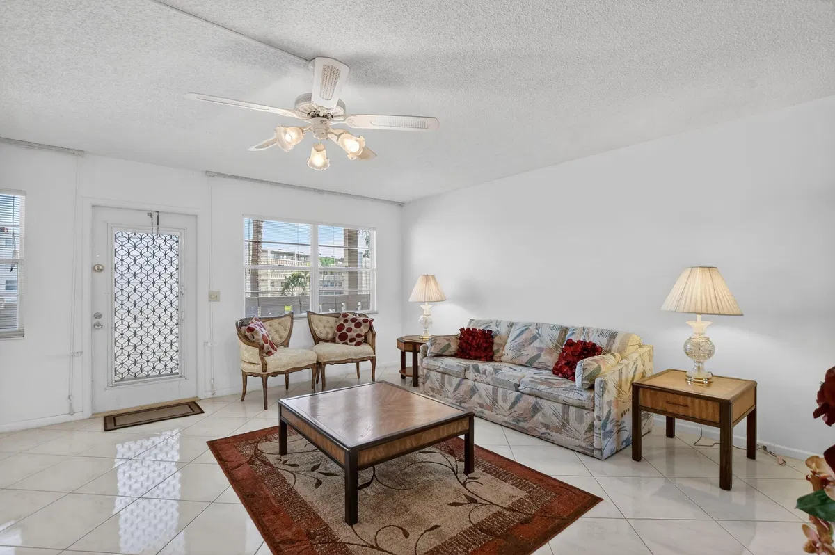 Residence photo 4