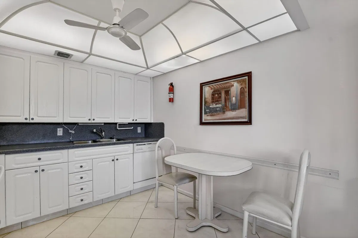 Residence photo 7