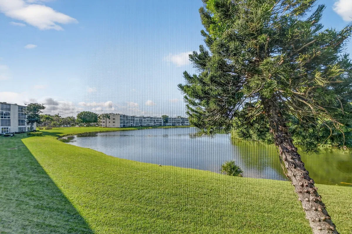 Residence photo 25