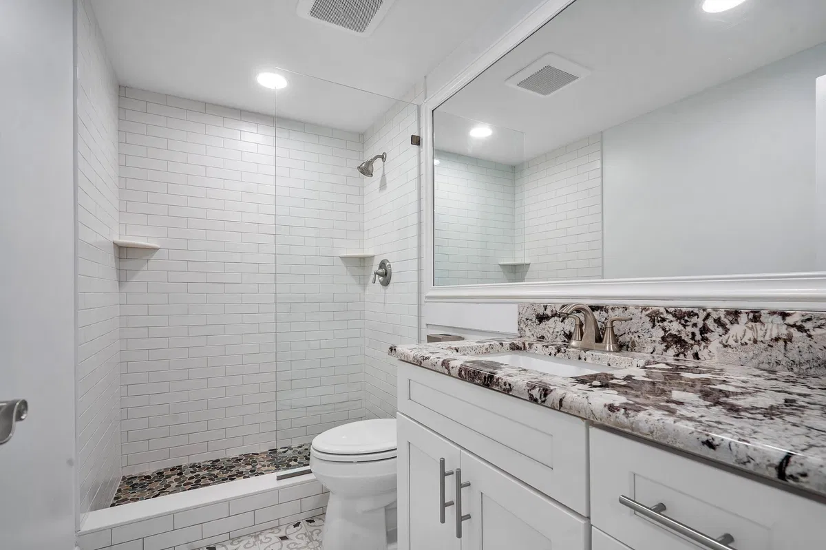 Unit 204 photo 13