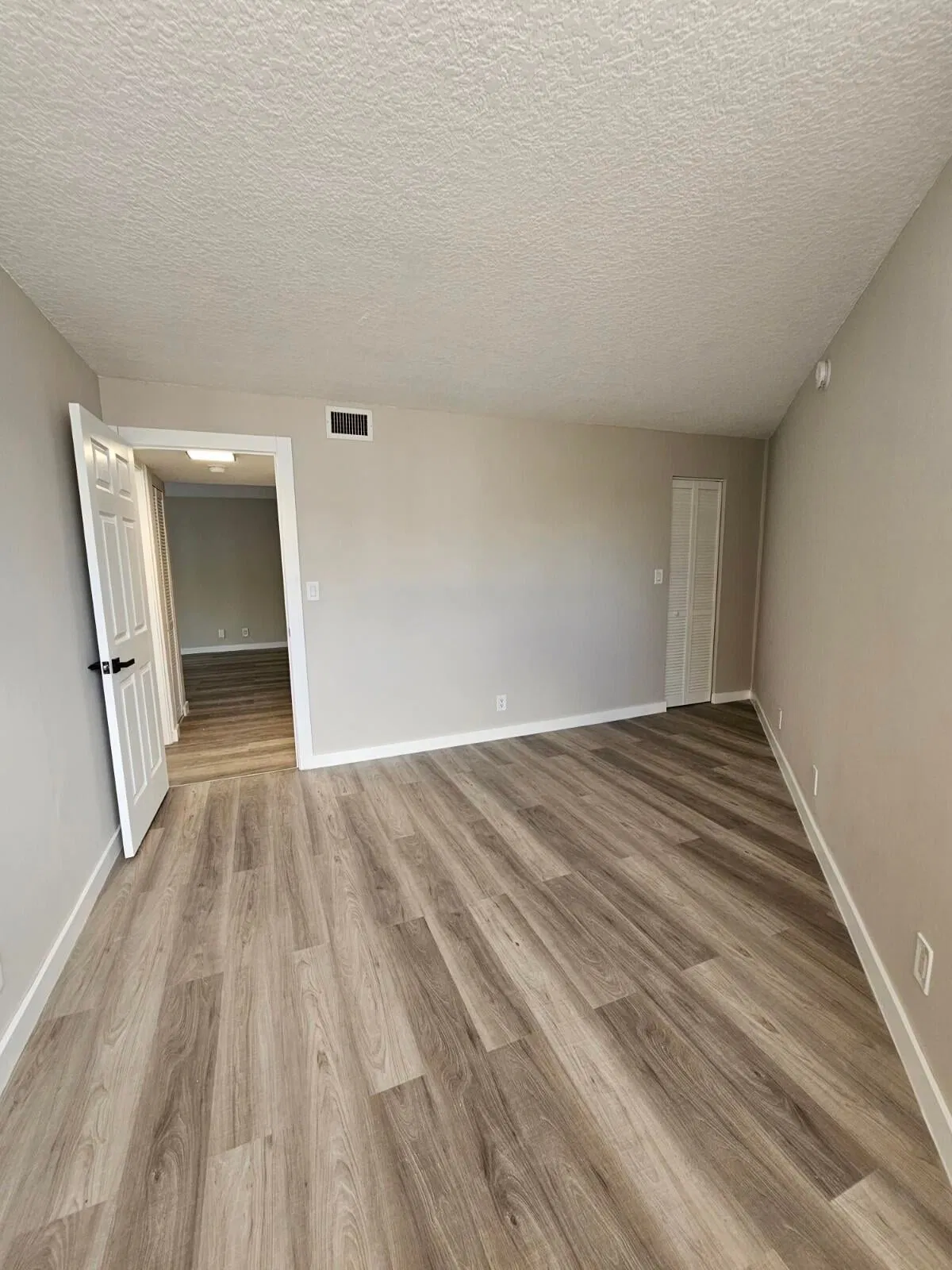 Unit 305 photo 19