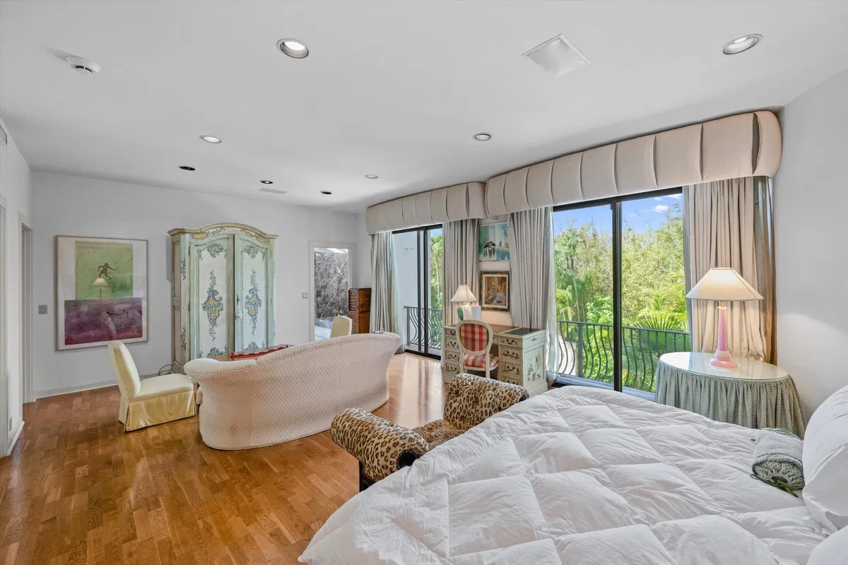 Sloan's Curve Palm Beach Residence photo 16