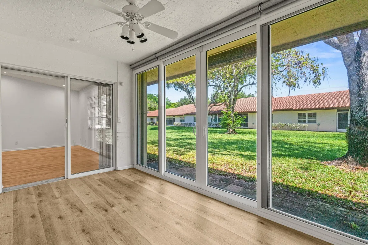 Residence photo 22