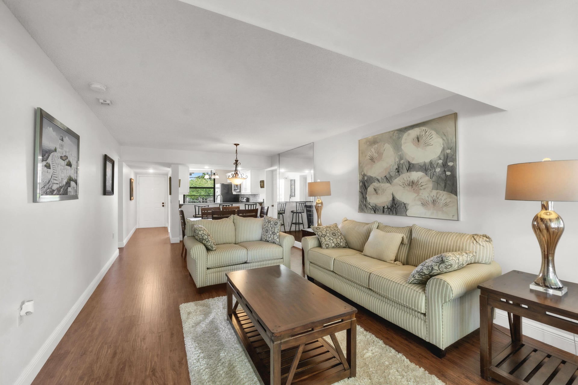 Unit 202 photo 4