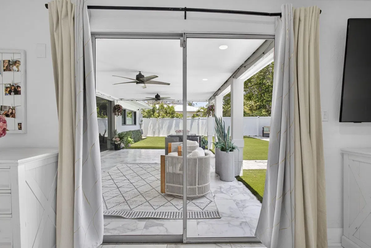 SoSo West Palm Beach Residence photo 34