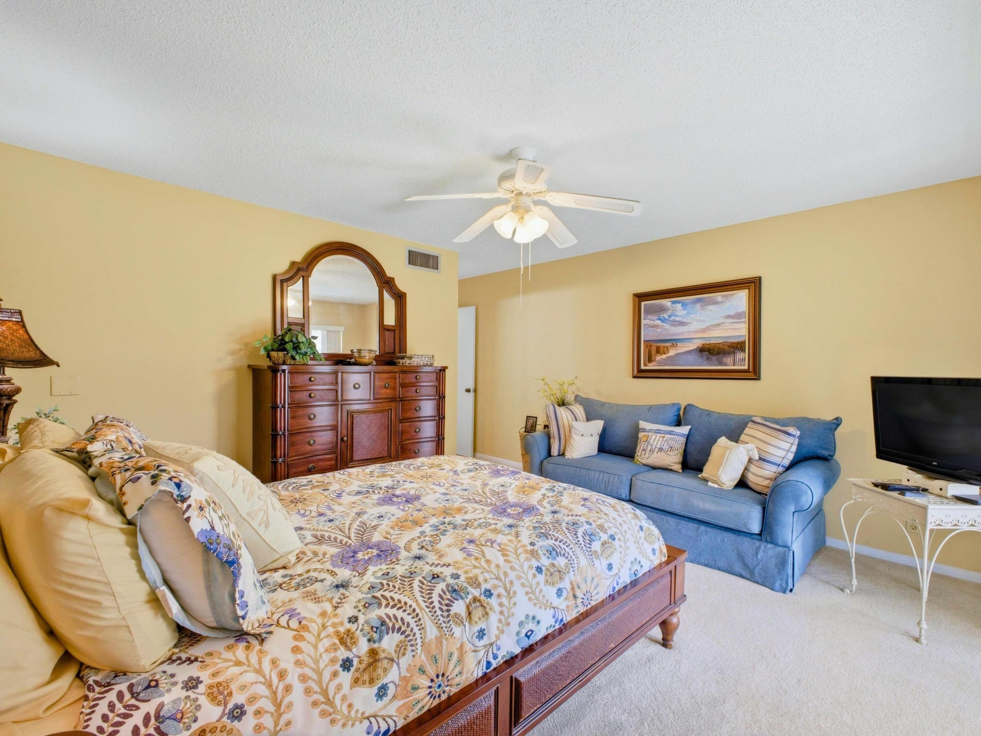 Unit 2040 photo 16