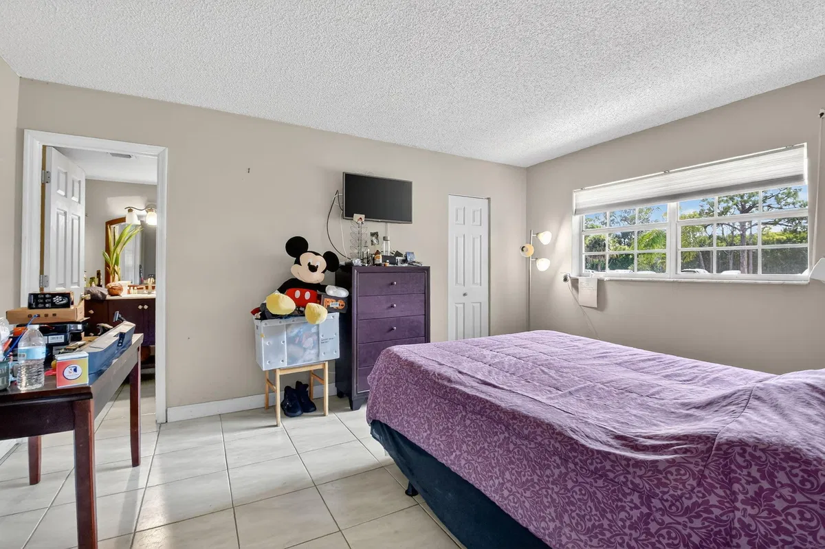 Unit 105 photo 22