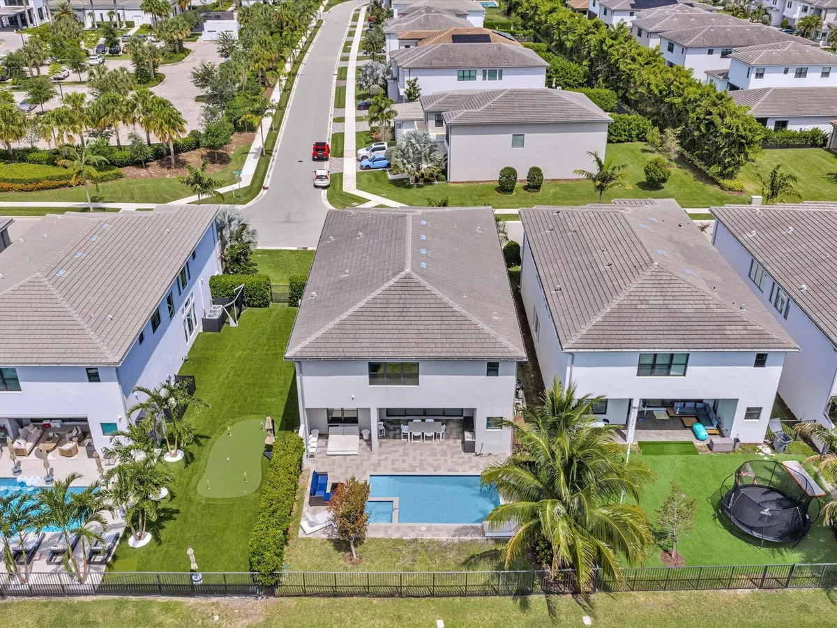 Boca Bridges Residence photo 13