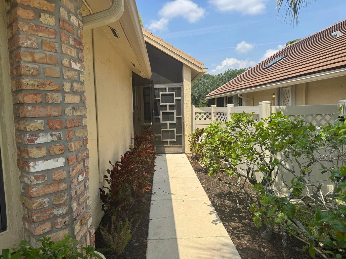Residence photo 4