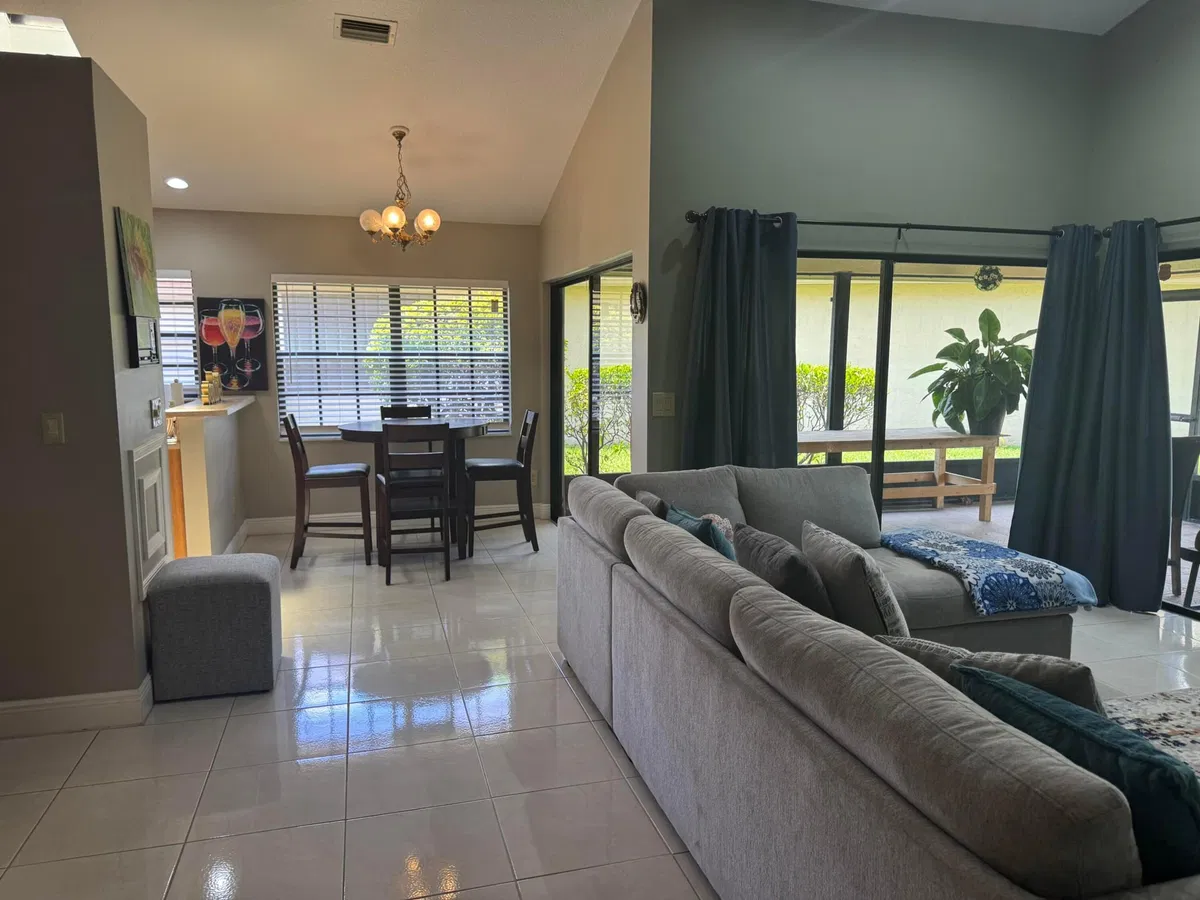 Residence photo 10