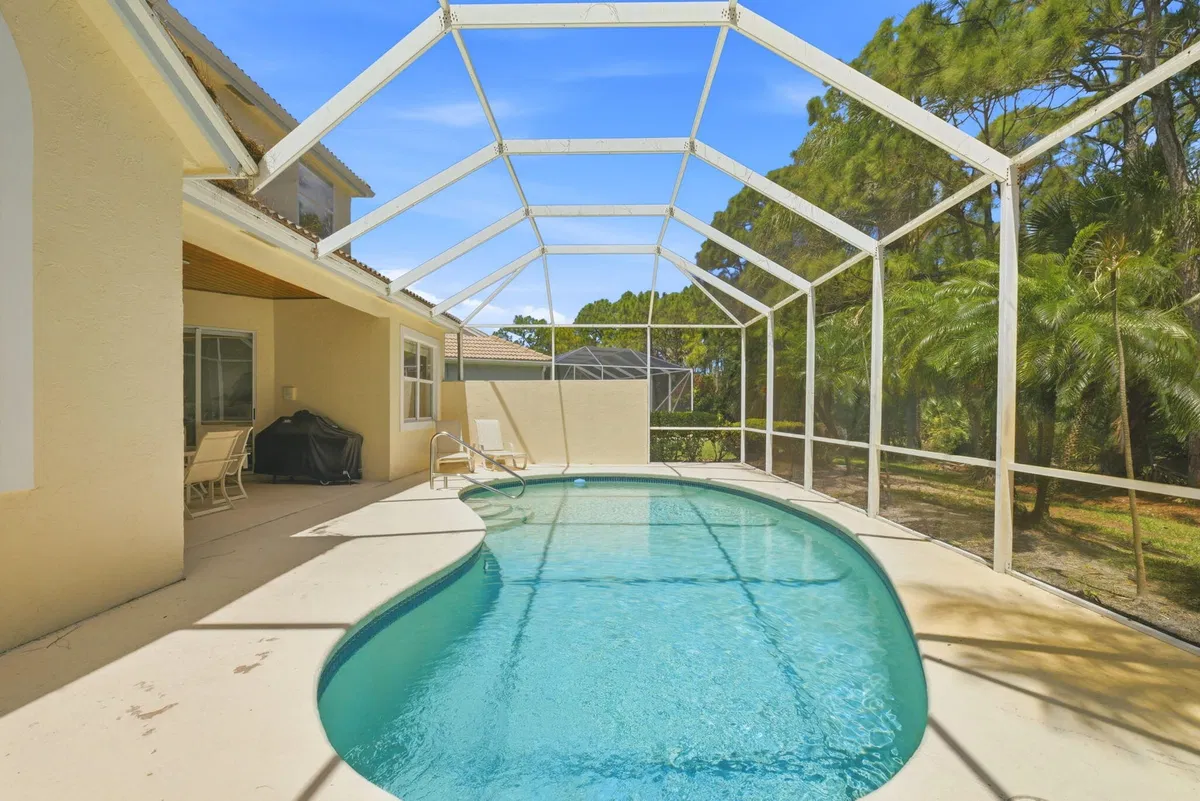 Residence photo 4