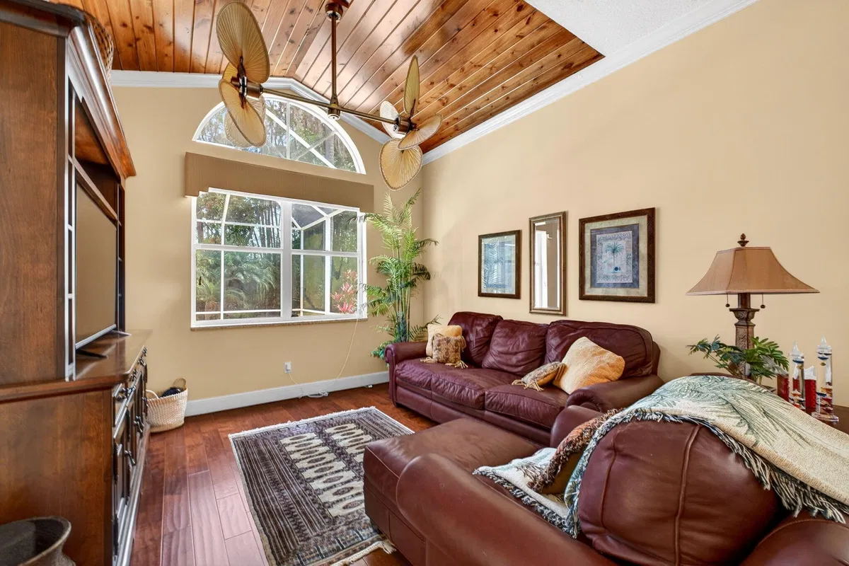 Residence photo 19