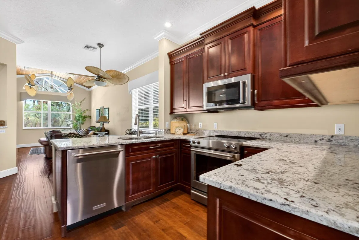 Residence photo 64