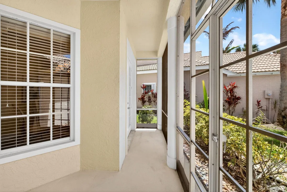 Residence photo 97