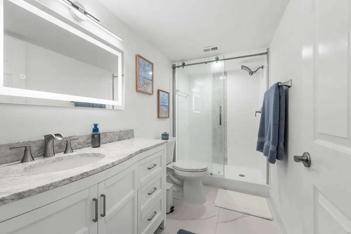 Unit 302 photo 19