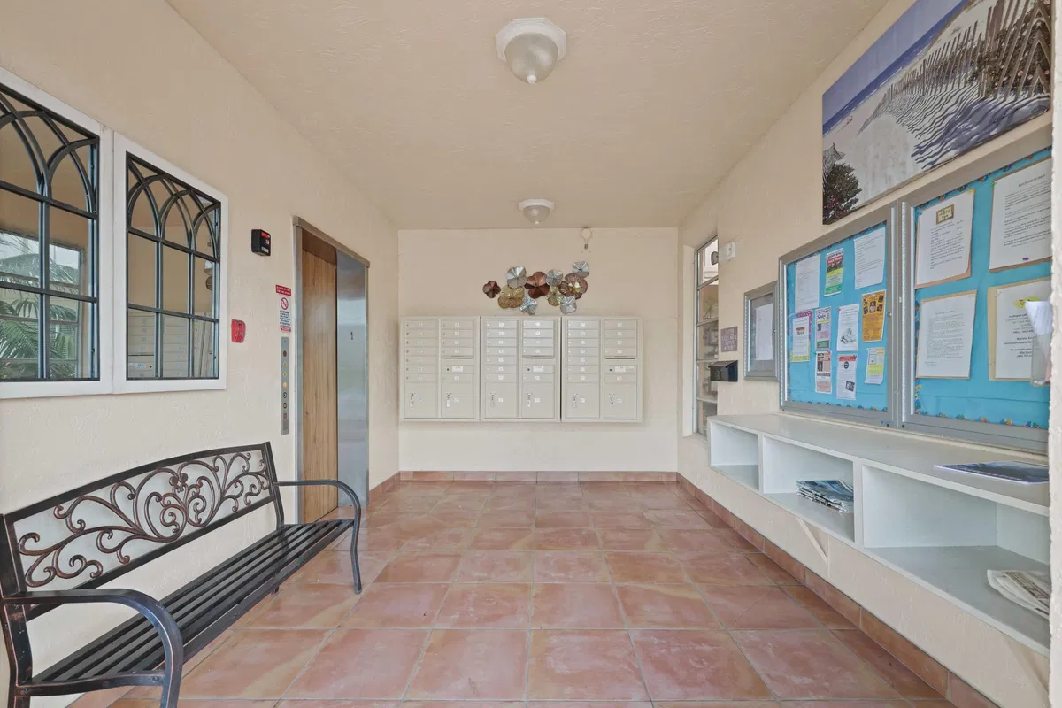 Unit 302 photo 22