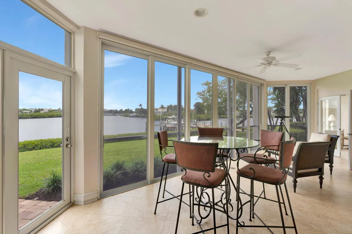 Admirals Cove Residence photo 16