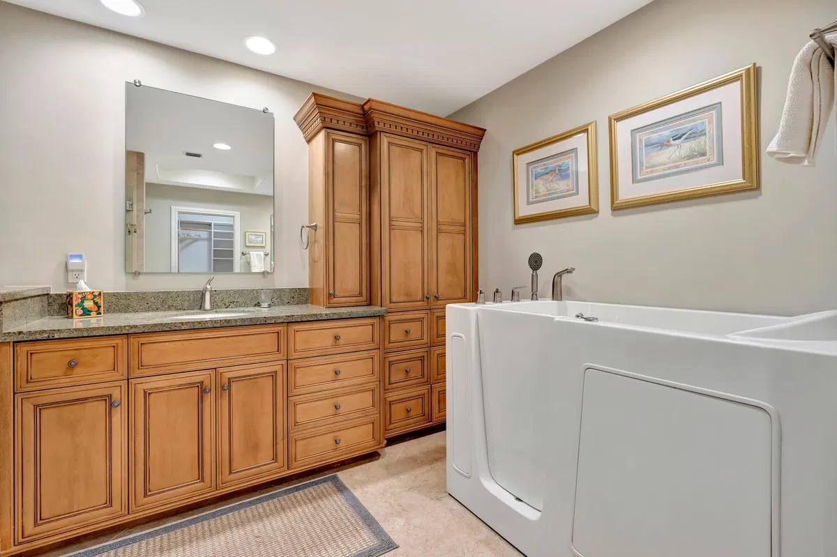 Admirals Cove Residence photo 22