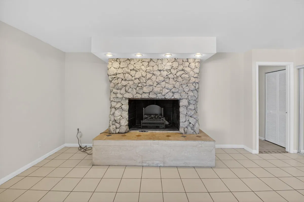  Residence photo 7